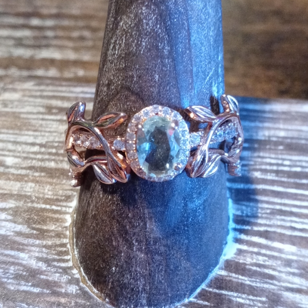 Woman's Ring - Picture 2 of 2